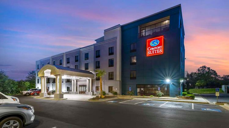 Comfort Suites Atlanta Airport Exterior