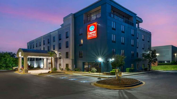 Comfort Suites Atlanta Airport Exterior