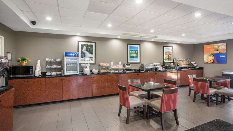<b>Comfort Suites Restaurant</b>. Images powered by <a href="https://iceportal.shijigroup.com/" title="IcePortal" target="_blank">IcePortal</a>.