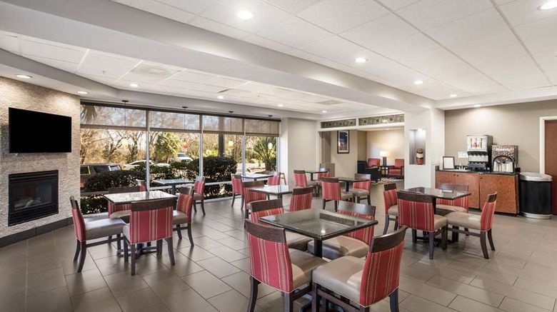 <b>Comfort Suites Restaurant</b>. Images powered by <a href="https://iceportal.shijigroup.com/" title="IcePortal" target="_blank">IcePortal</a>.