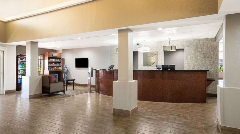 <b>Comfort Suites Lobby</b>. Images powered by <a href="https://iceportal.shijigroup.com/" title="IcePortal" target="_blank">IcePortal</a>.