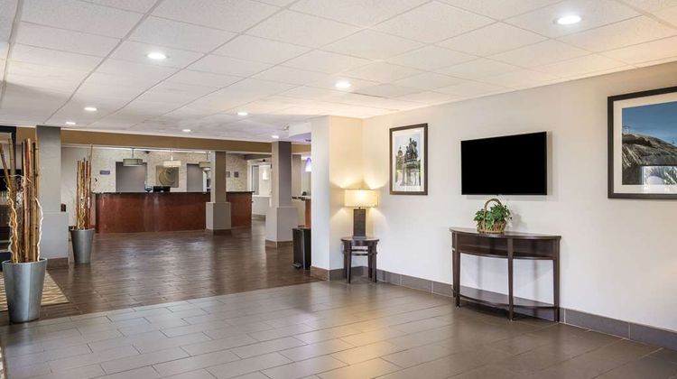 Comfort Suites Lobby