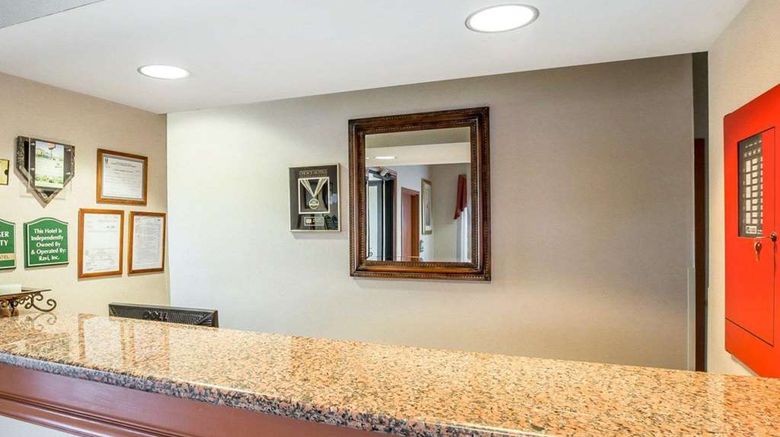<b>Econo Lodge Brunswick Travel Center Lobby</b>. Images powered by <a href="https://iceportal.shijigroup.com/" title="IcePortal" target="_blank">IcePortal</a>.