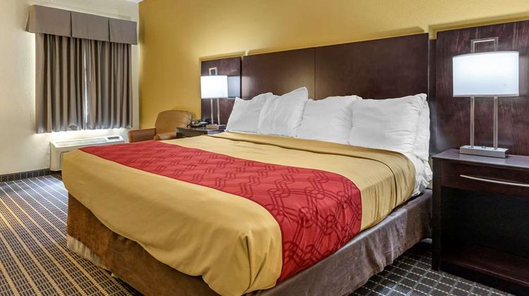 Econo Lodge Brunswick Travel Center Room