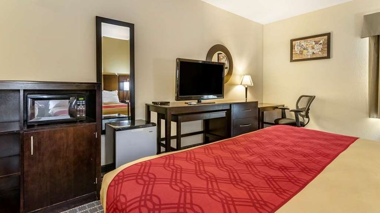 Econo Lodge Brunswick Travel Center Room