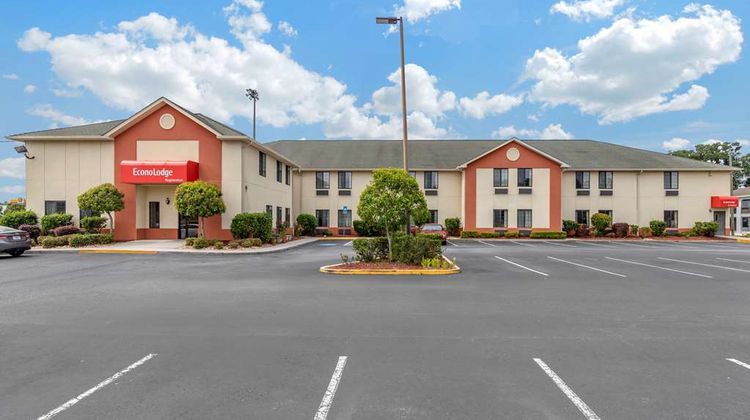 Econo Lodge Brunswick Travel Center Exterior