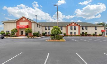 Econo Lodge Brunswick Travel Center
