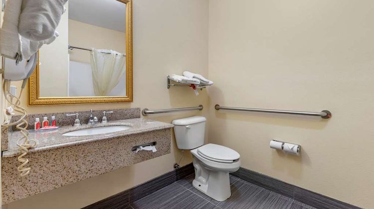 Econo Lodge Brunswick Travel Center Room
