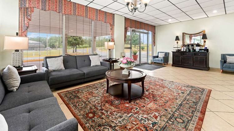 Quality Inn Americus Lobby