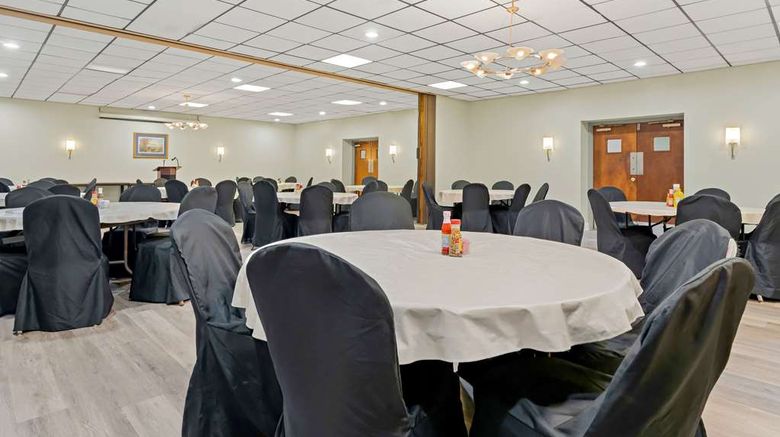 <b>Quality Inn Americus Meeting</b>. Images powered by <a href="https://iceportal.shijigroup.com/" title="IcePortal" target="_blank">IcePortal</a>.
