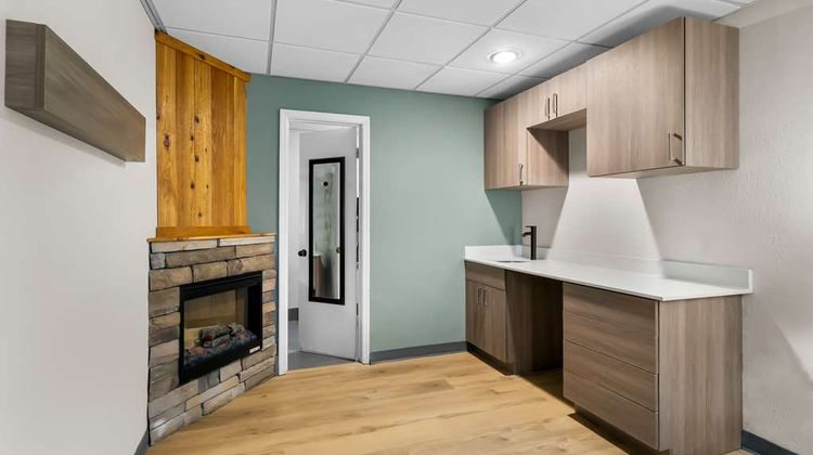 Quality Inn Room