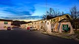 <b>Quality Inn Exterior</b>. Images powered by <a href="https://iceportal.shijigroup.com/" title="IcePortal" target="_blank">IcePortal</a>.