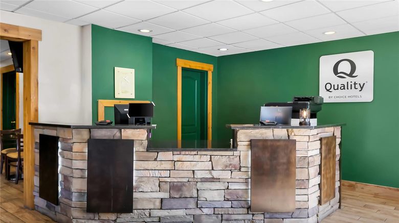 <b>Quality Inn Lobby</b>. Images powered by <a href="https://iceportal.shijigroup.com/" title="IcePortal" target="_blank">IcePortal</a>.