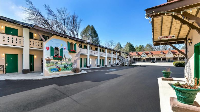 <b>Quality Inn Exterior</b>. Images powered by <a href="https://iceportal.shijigroup.com/" title="IcePortal" target="_blank">IcePortal</a>.