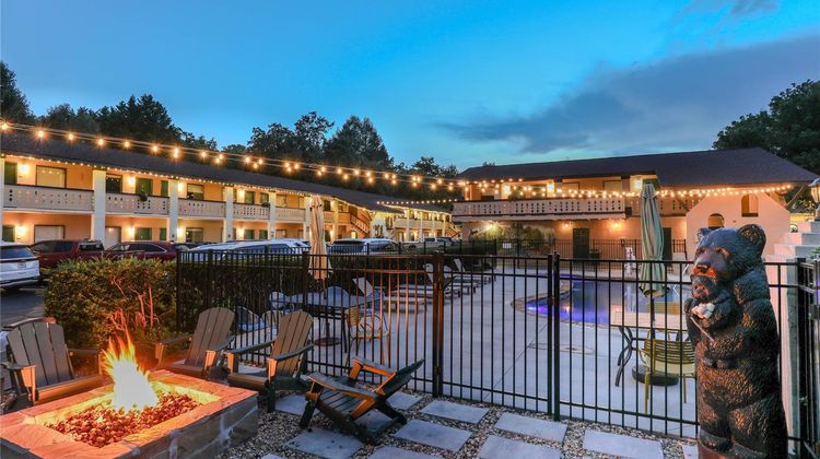 Quality Inn Pool