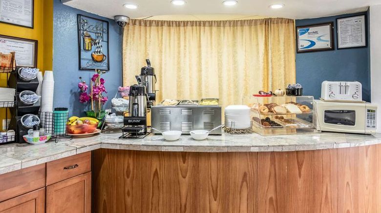 <b>Econo Lodge Inn & Suites Macon Restaurant</b>. Images powered by <a href="https://iceportal.shijigroup.com/" title="IcePortal" target="_blank">IcePortal</a>.