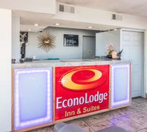 Econo Lodge Inn & Suites Macon Lobby