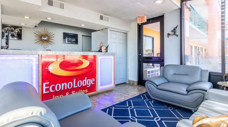 <b>Econo Lodge Inn & Suites Macon Lobby</b>. Images powered by <a href="https://iceportal.shijigroup.com/" title="IcePortal" target="_blank">IcePortal</a>.