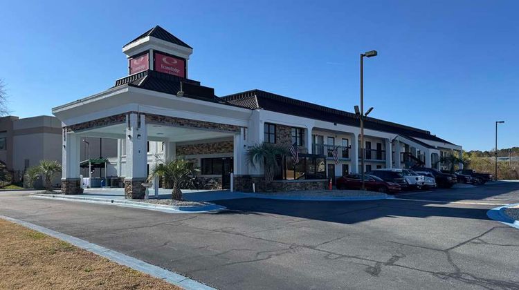 Econo Lodge Inn & Suites Macon Exterior