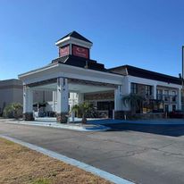Econo Lodge Inn & Suites Macon