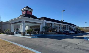 Econo Lodge Inn & Suites Macon