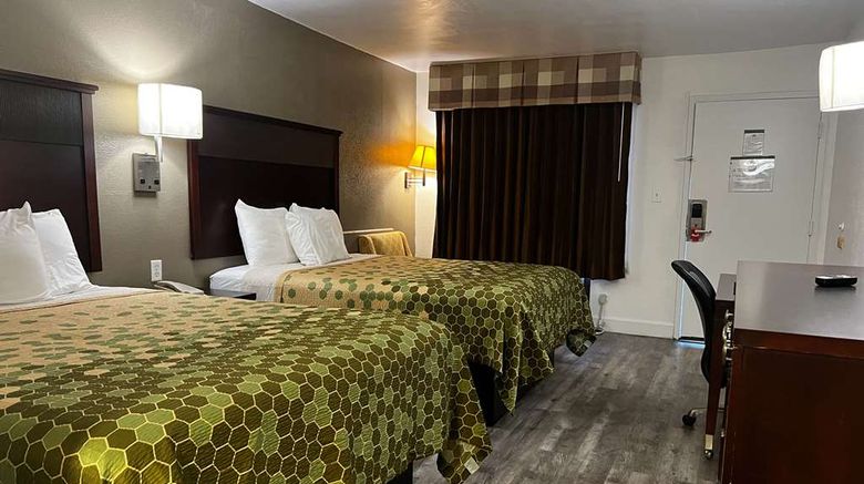 <b>Econo Lodge Inn & Suites Macon Room</b>. Images powered by <a href="https://iceportal.shijigroup.com/" title="IcePortal" target="_blank">IcePortal</a>.