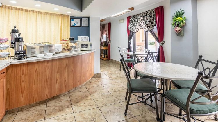 Econo Lodge Inn & Suites Macon Restaurant