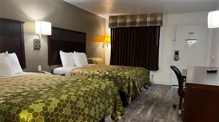 Econo Lodge Inn & Suites Macon Room