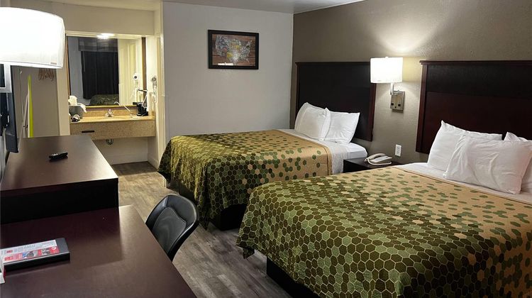 Econo Lodge Inn & Suites Macon Room