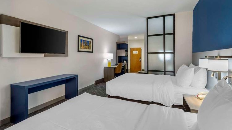Comfort Suites Macon Suite