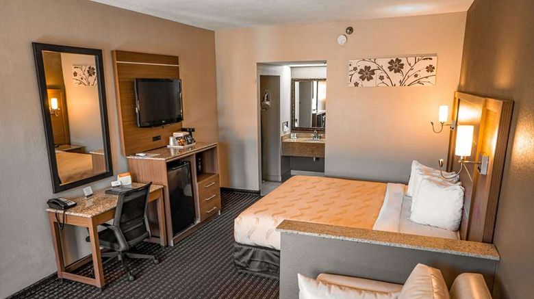 <b>Quality Inn & Suites near Six Flags Room</b>. Images powered by <a href="https://iceportal.shijigroup.com/" title="IcePortal" target="_blank">IcePortal</a>.