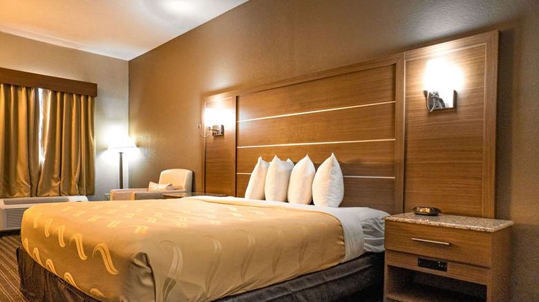 <b>Quality Inn & Suites near Six Flags Room</b>. Images powered by <a href="https://iceportal.shijigroup.com/" title="IcePortal" target="_blank">IcePortal</a>.