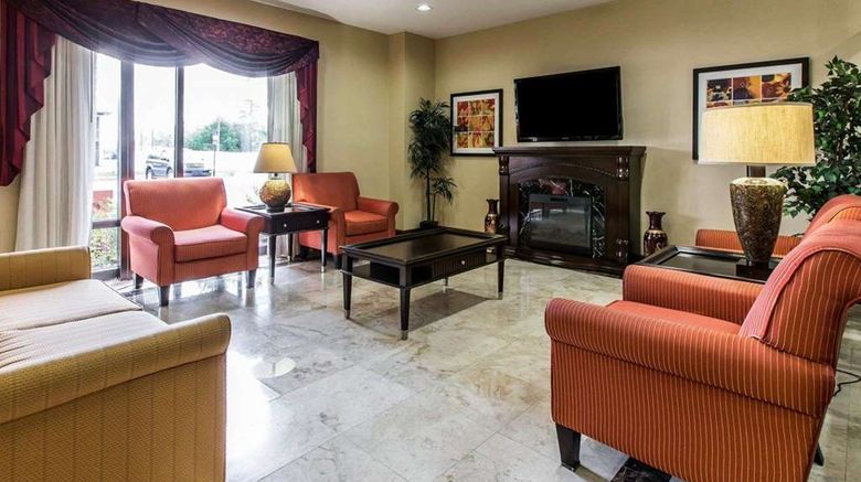 <b>Comfort Suites Waycross Lobby</b>. Images powered by <a href="https://iceportal.shijigroup.com/" title="IcePortal" target="_blank">IcePortal</a>.