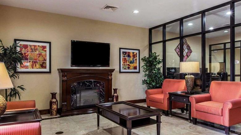 <b>Comfort Suites Waycross Lobby</b>. Images powered by <a href="https://iceportal.shijigroup.com/" title="IcePortal" target="_blank">IcePortal</a>.
