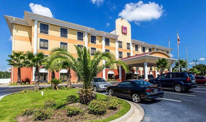 Comfort Suites Waycross Exterior