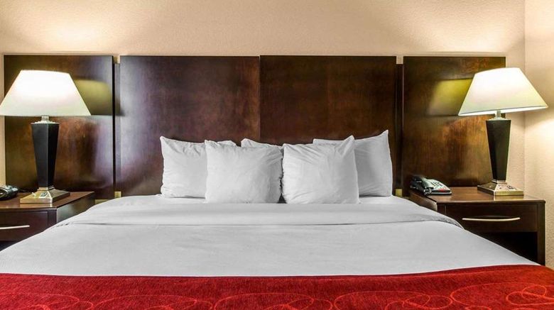 <b>Comfort Suites Waycross Room</b>. Images powered by <a href="https://iceportal.shijigroup.com/" title="IcePortal" target="_blank">IcePortal</a>.