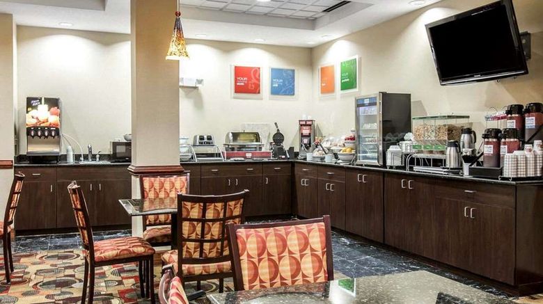 <b>Comfort Suites Waycross Restaurant</b>. Images powered by <a href="https://iceportal.shijigroup.com/" title="IcePortal" target="_blank">IcePortal</a>.