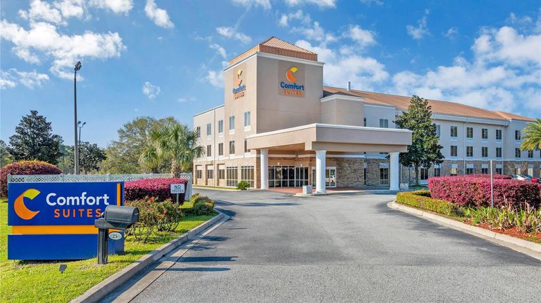 <b>Comfort Suites Brunswick Exterior</b>. Images powered by <a href="https://iceportal.shijigroup.com/" title="IcePortal" target="_blank">IcePortal</a>.