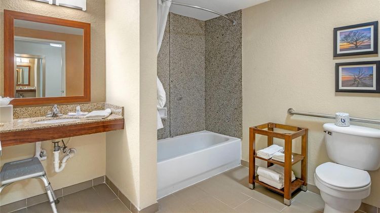 Comfort Suites Brunswick Room