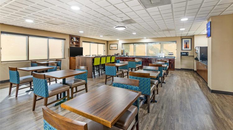 Comfort Suites Brunswick Restaurant