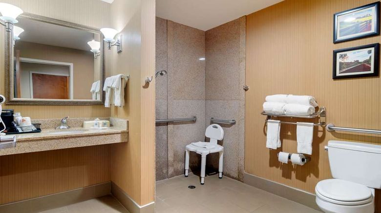 <b>Comfort Suites Room</b>. Images powered by <a href="https://iceportal.shijigroup.com/" title="IcePortal" target="_blank">IcePortal</a>.