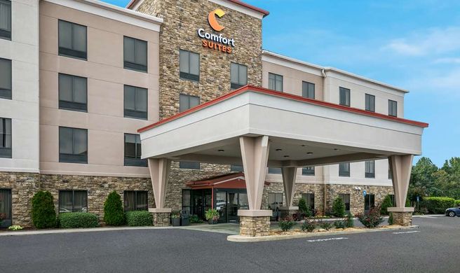Comfort Suites Commerce Exterior