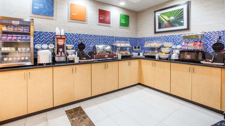 <b>Comfort Suites Locust Grove-Atlanta S. Restaurant</b>. Images powered by <a href="https://iceportal.shijigroup.com/" title="IcePortal" target="_blank">IcePortal</a>.