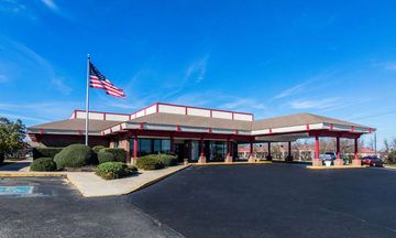 Econo Lodge Inn & Suites Dublin