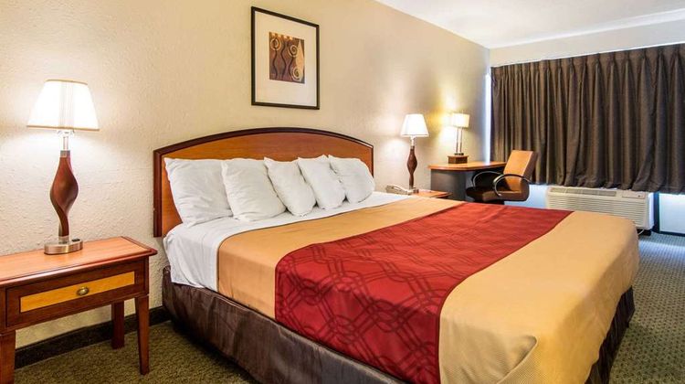 Econo Lodge Inn & Suites Dublin Room