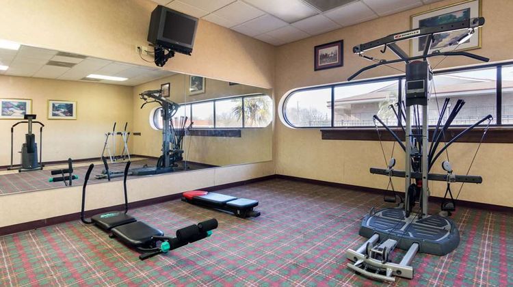 Econo Lodge Inn & Suites Dublin Health
