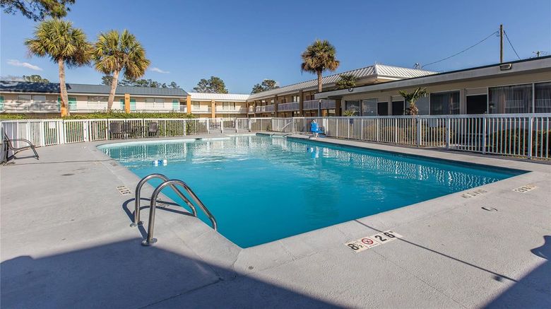 <b>Econo Lodge Thomasville Pool</b>. Images powered by <a href="https://iceportal.shijigroup.com/" title="IcePortal" target="_blank">IcePortal</a>.