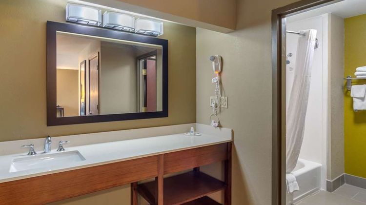 Comfort Inn & Suites Suite