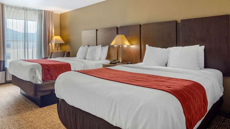 <b>Comfort Inn & Suites Room</b>. Images powered by <a href="https://iceportal.shijigroup.com/" title="IcePortal" target="_blank">IcePortal</a>.