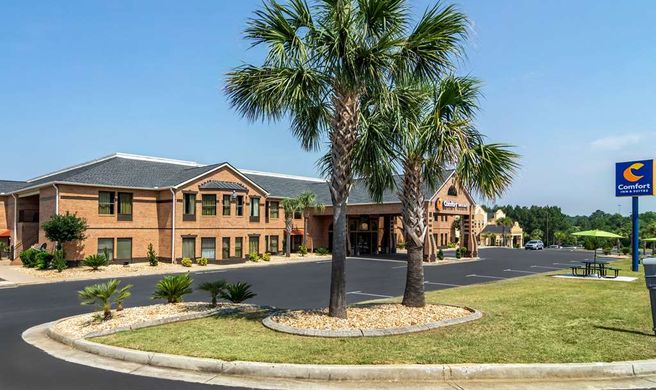 Comfort Inn & Suites Exterior